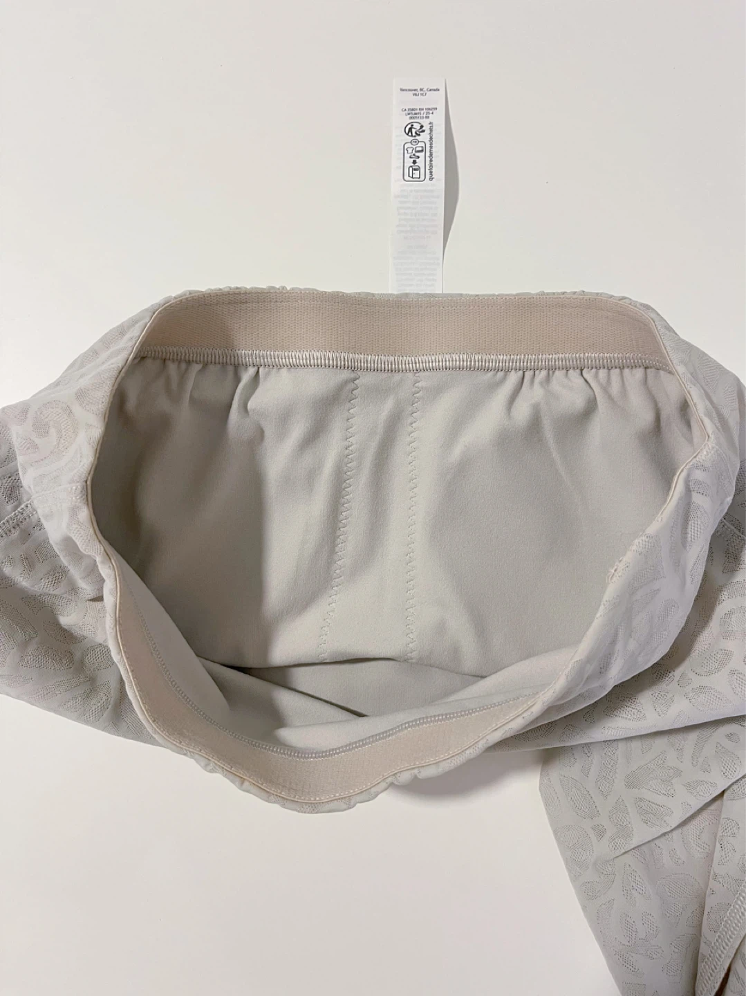 Brand New Lululemon Mesh Long Sleeve Crop Top - Size XXS - photo 5