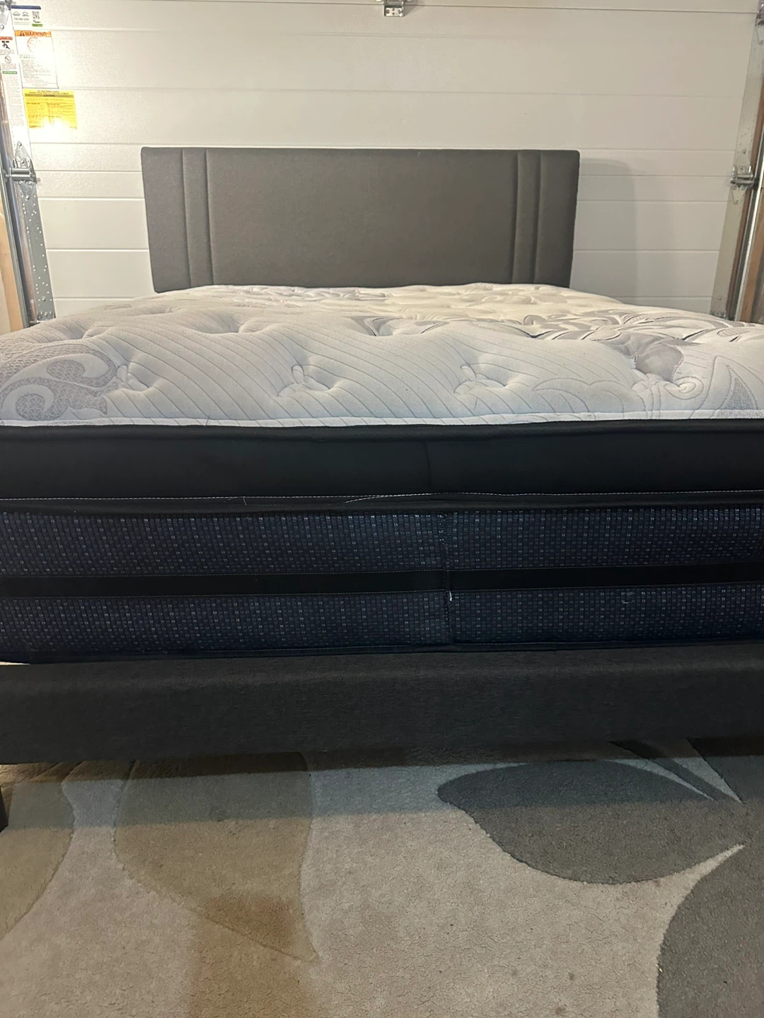 Queen Size Complete Bed Set | Grey | No bugs | No Pet | No Smoke - photo 4