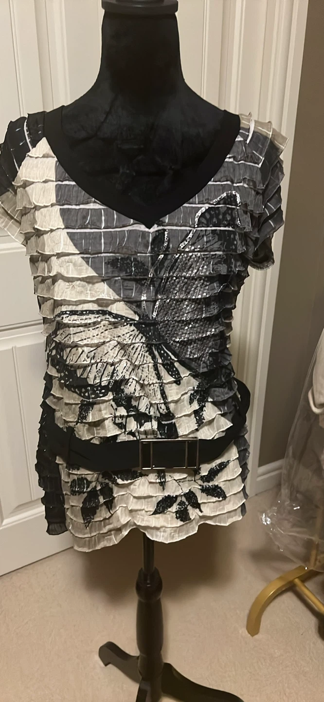 Frank Lyman Design Women's Butterfly Print Ruffled Top Size 16