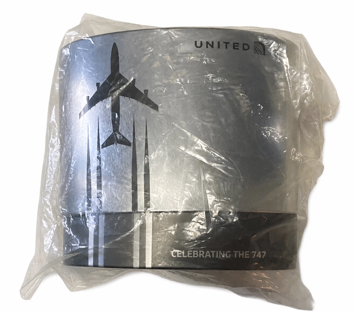 RARE United Airlines Boeing 747 Retirement Amenity Tin Sealed ✈️ - photo 2
