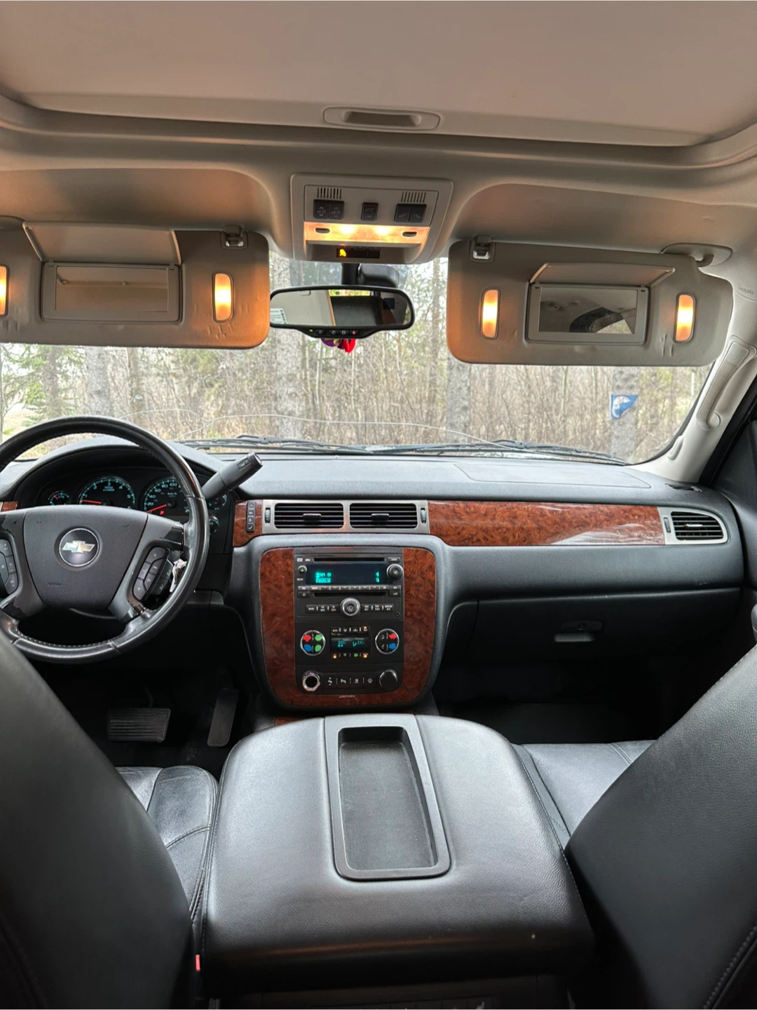 REDUCED:  2008 CHEV Tahoe LTZ 4x4, DVD, Heated Leather Seats - photo 4