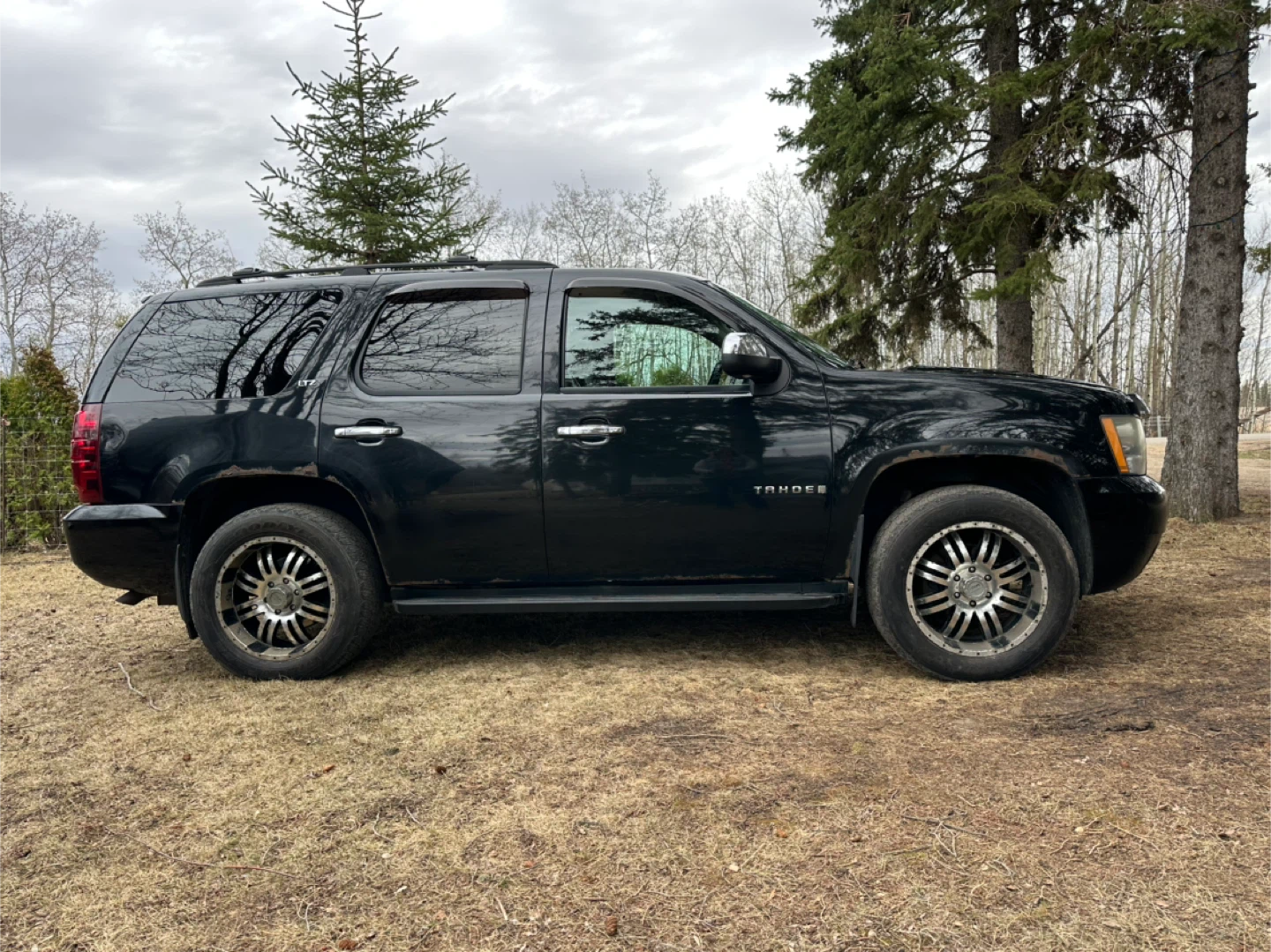 REDUCED:  2008 CHEV Tahoe LTZ 4x4, DVD, Heated Leather Seats