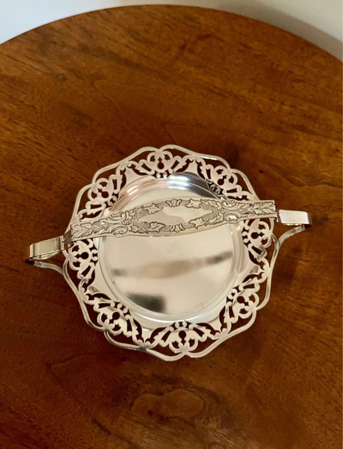 Vintage WM Rogers Pierced Silver Plate Basket - photo 2