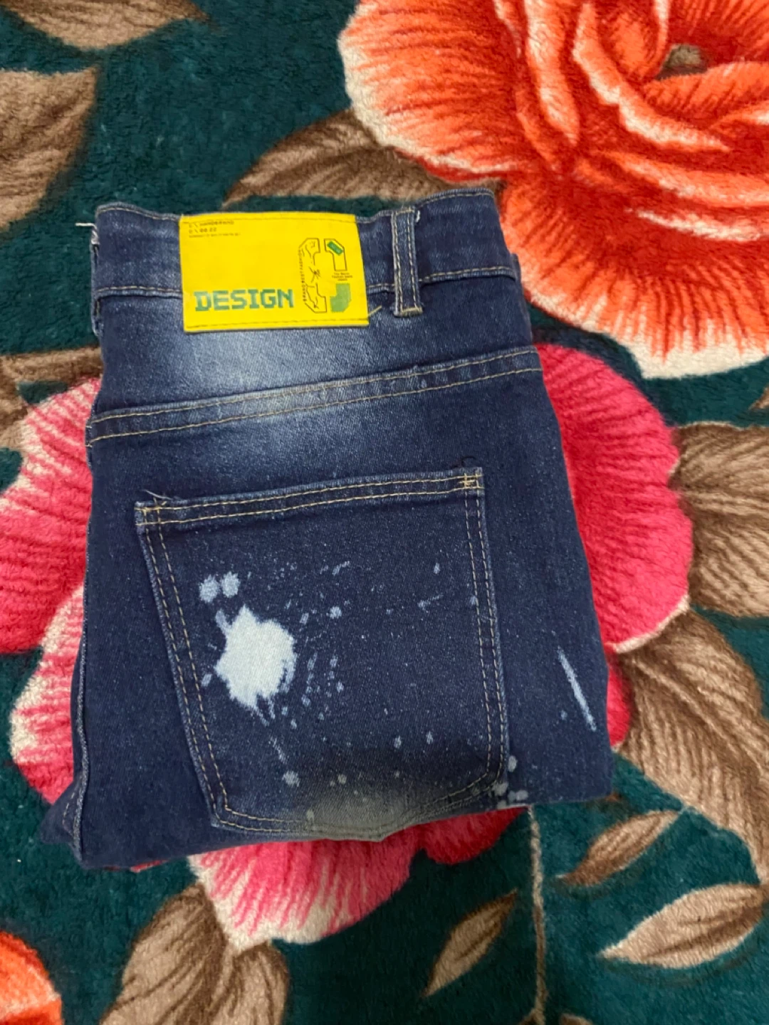 DESIGN JEANS