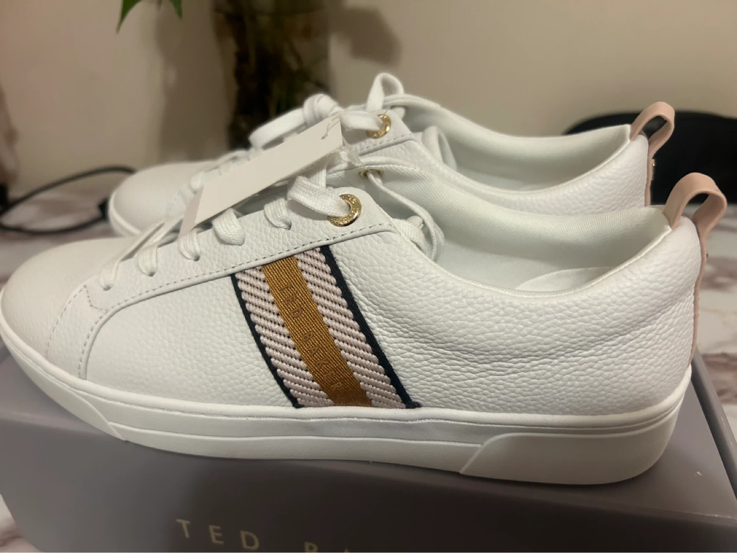 Ted Baker White Leather Sneakers size 10 - photo 2