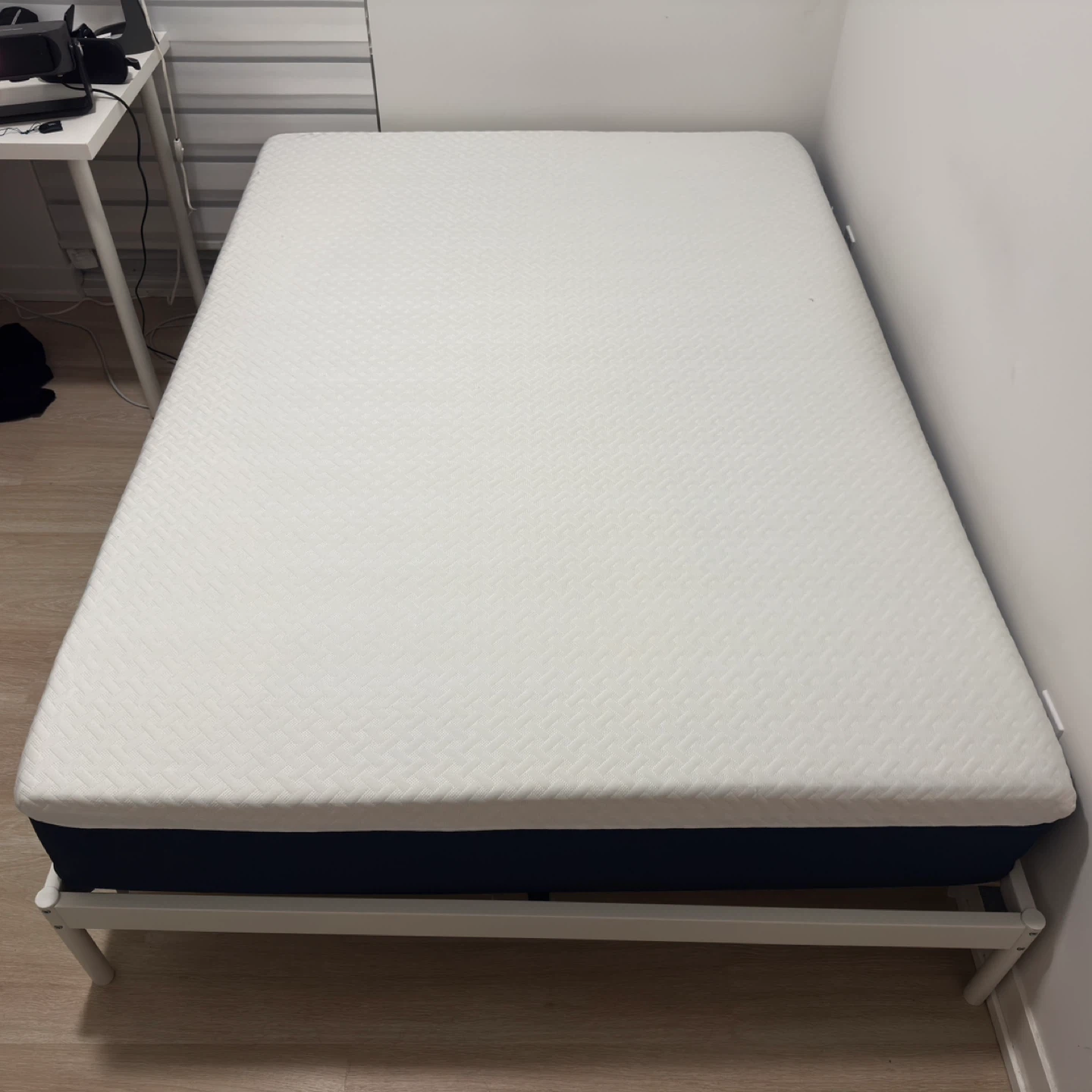 Bed set (zinus full mattress + Ikea bed frame) - photo 2