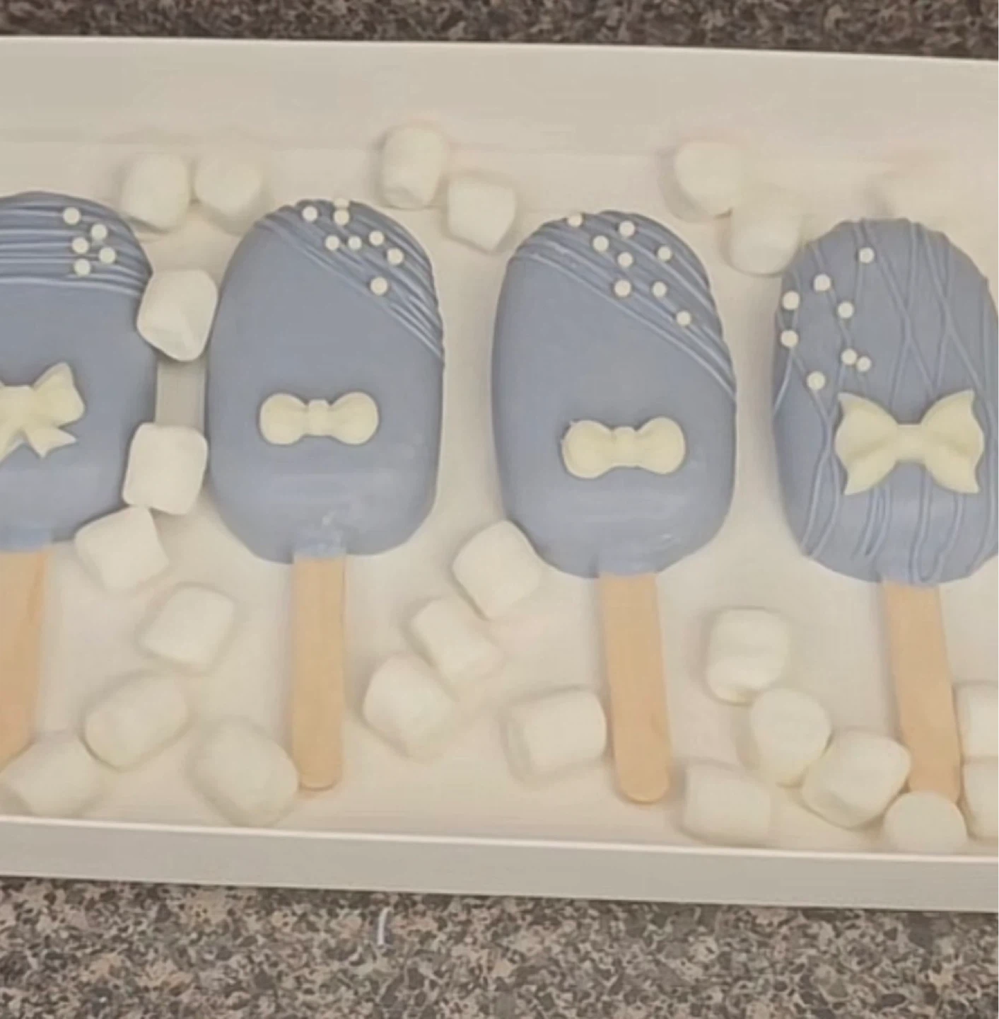 Set of 4 Blue Cake Pops with Bows and Marshmallows - photo 2