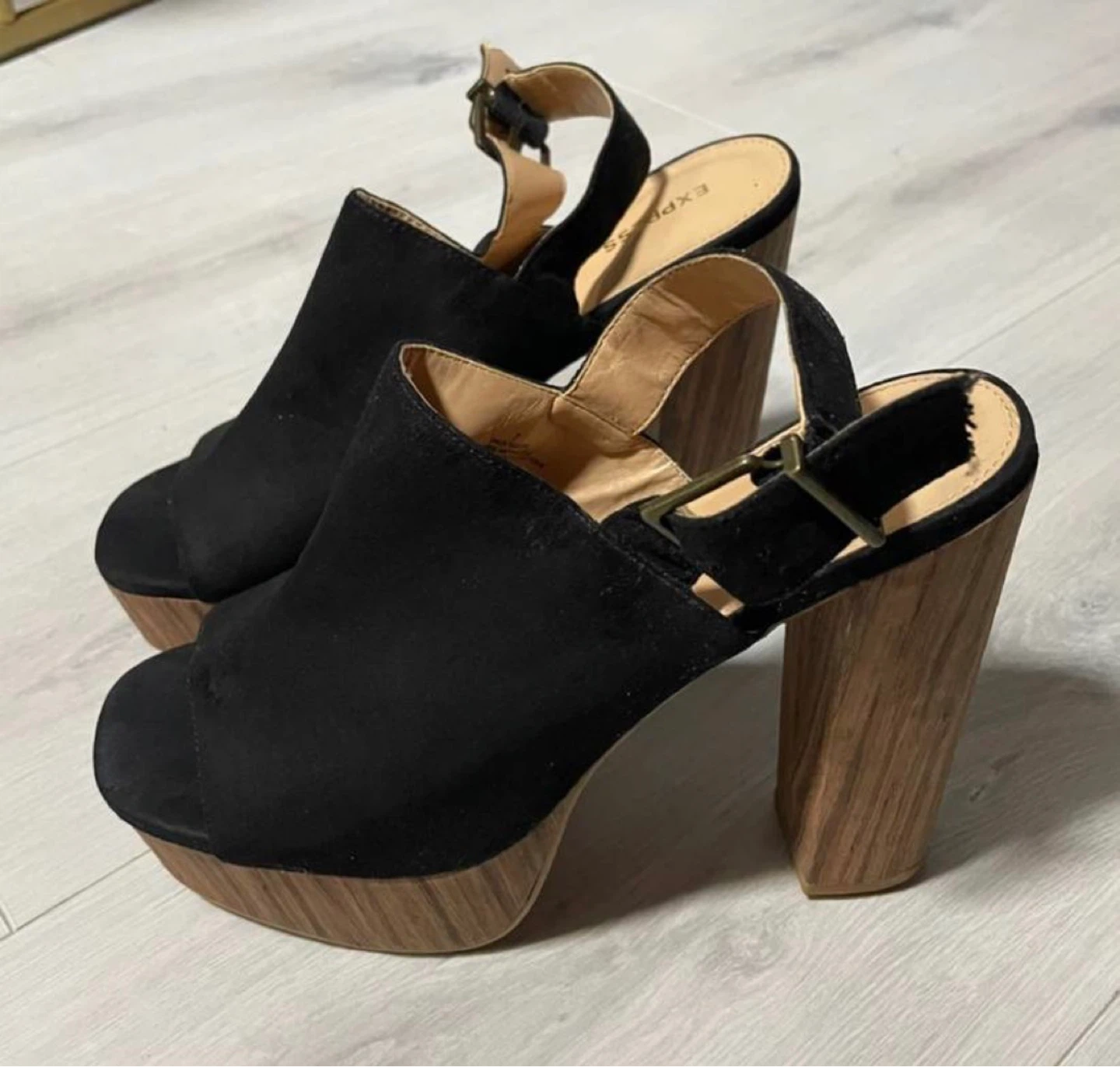 Cute Spring/Summer Chunky Heels Size 8 ☀️