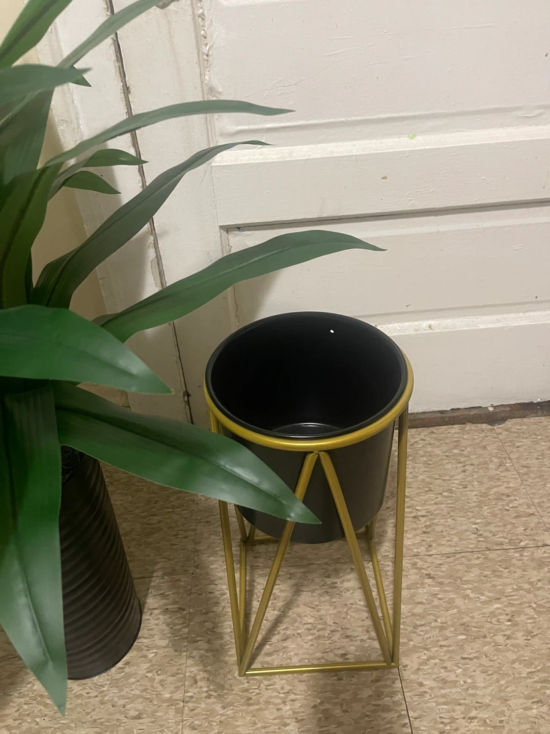 Black Metal Plant Pot with Gold Stand - photo 3