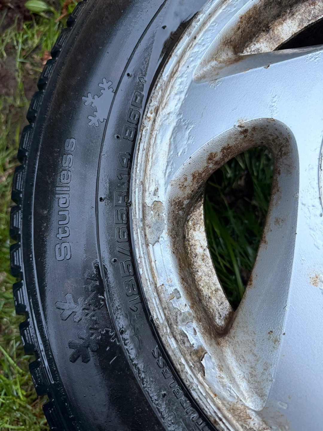 Set of 4 Winter Tires and Rims - photo 3