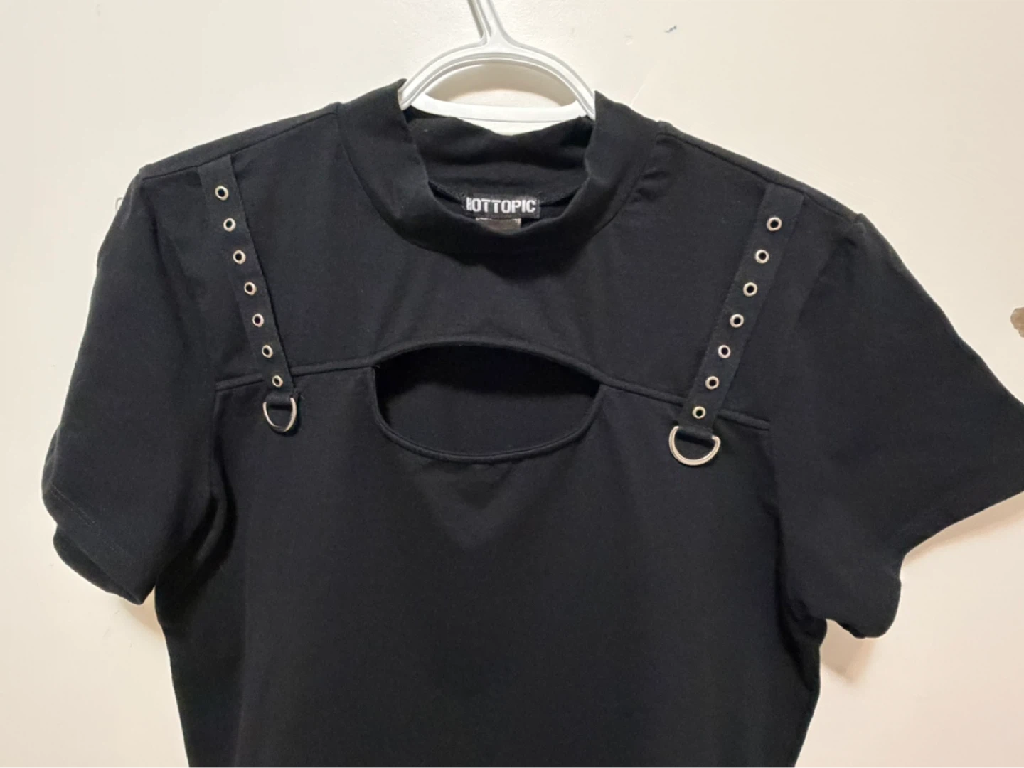 Black Hot Topic Cutout Crop Top XL - photo 3