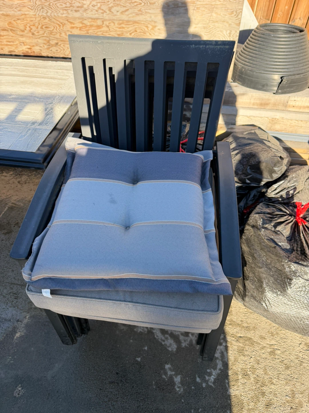 Outdoor patio table with cushions - photo 2