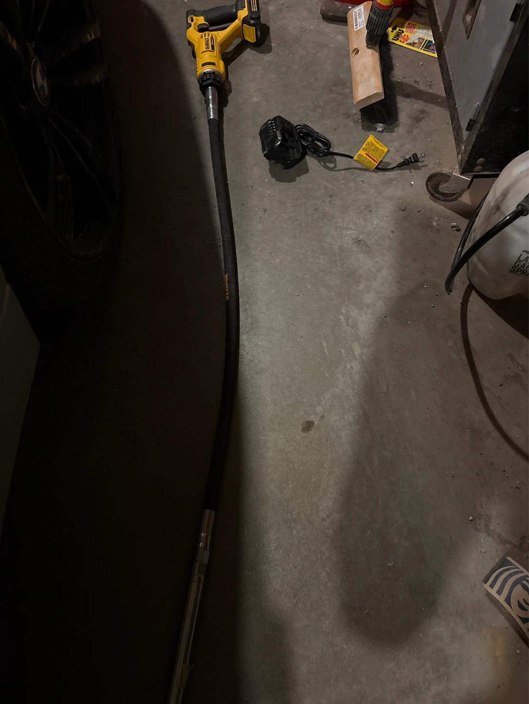 DEWALT Concrete Vibrator