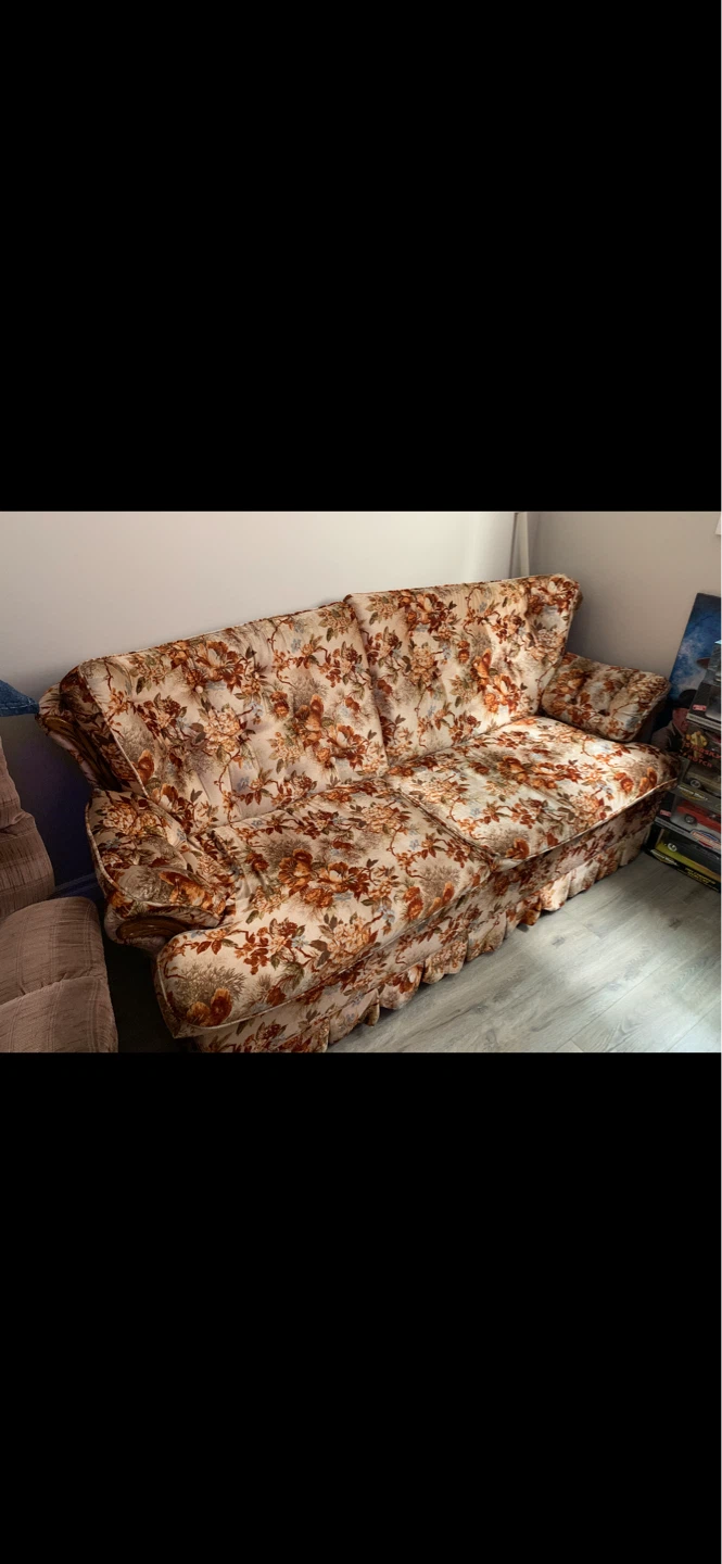 Vintage Floral Sofa - photo 2