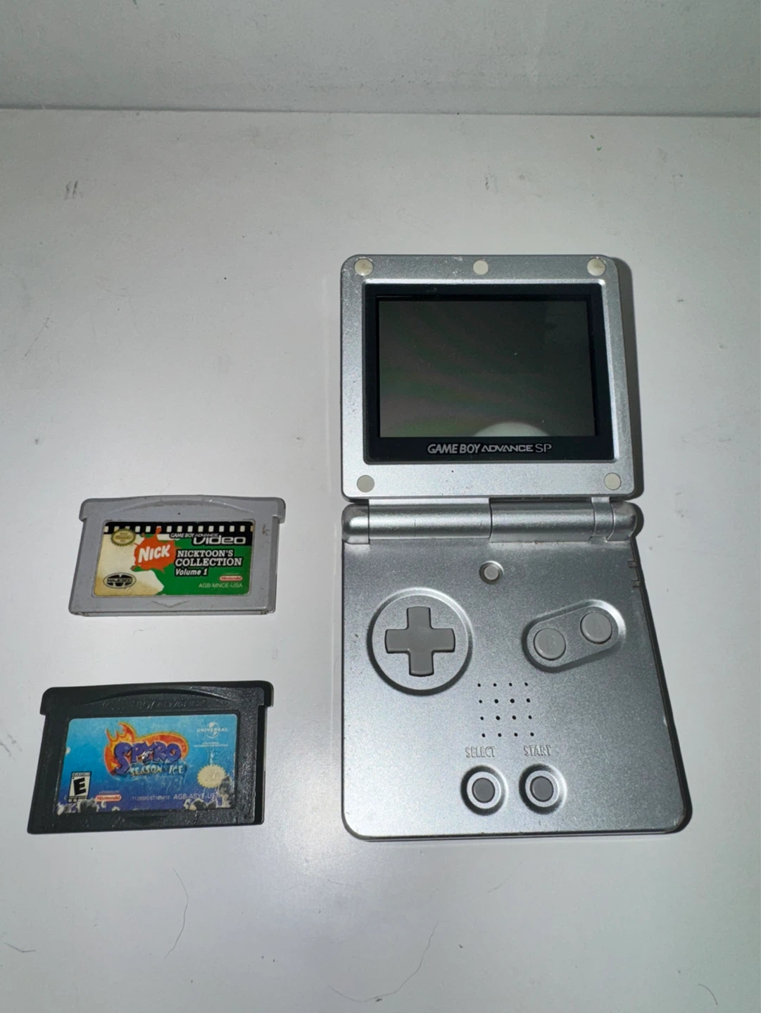 (Broken) Nintendo Game Boy Advance SP Silver with 2 Games