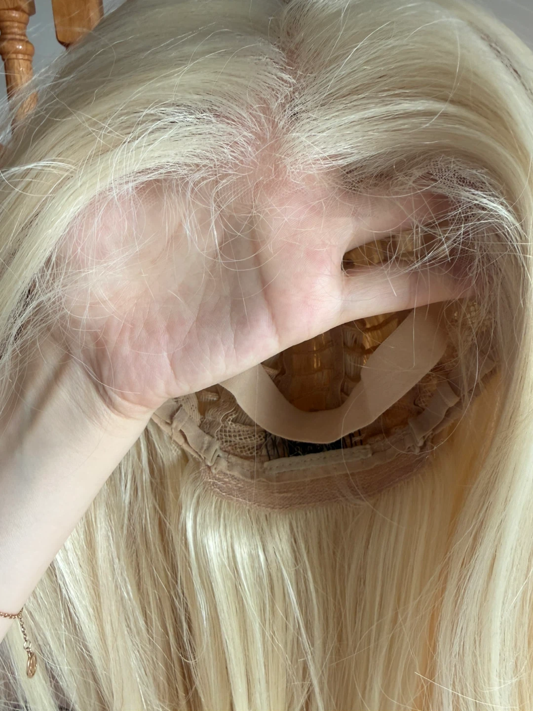 Outre Perfect Hairline Bexley 28" Lace Wig - Blonde - photo 3
