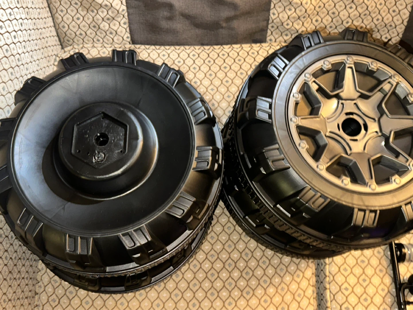 Kids Ride-On Toy Car Wheels Set - photo 3