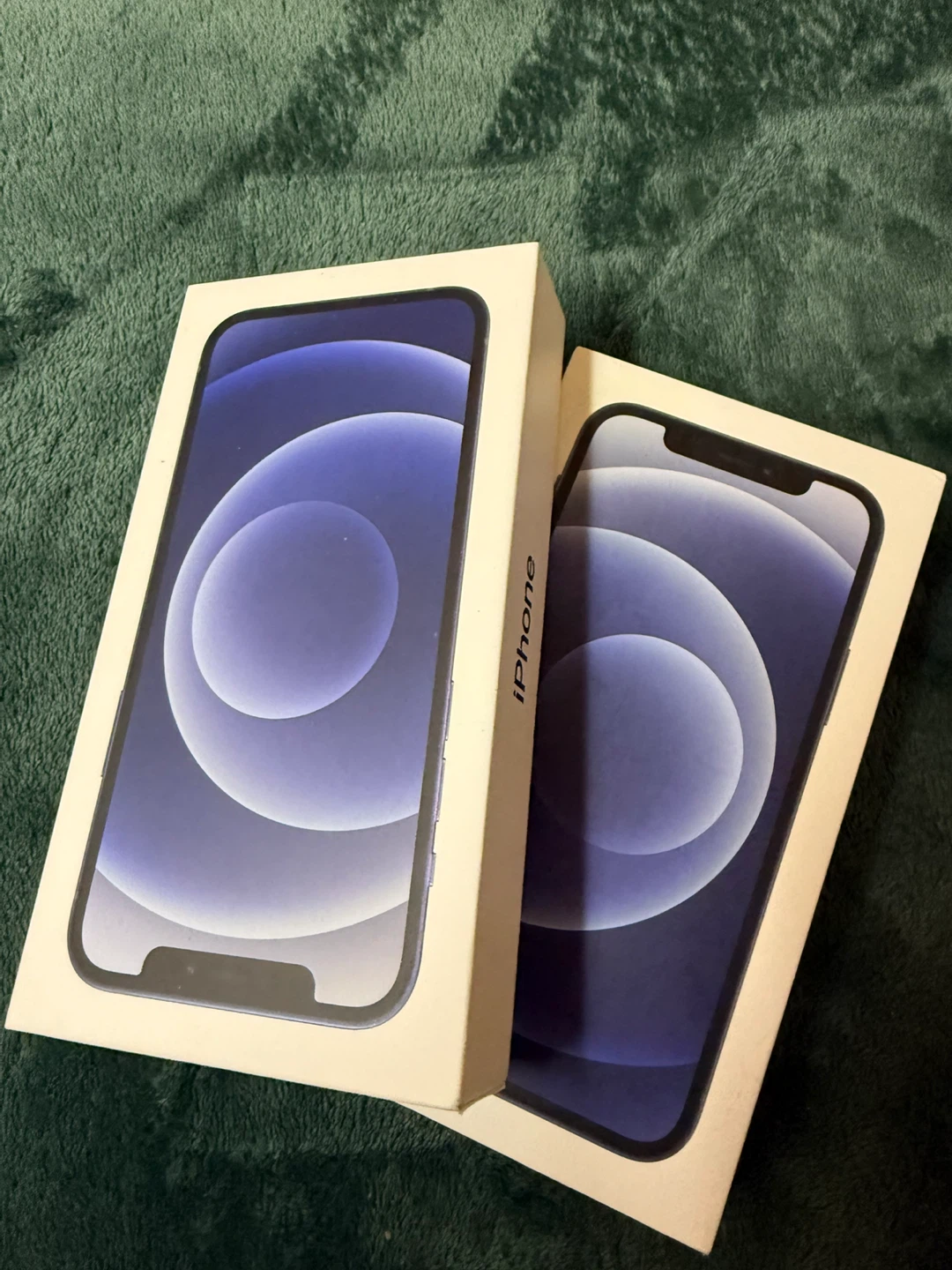 Apple iPhone 12 64GB UNLOCKED