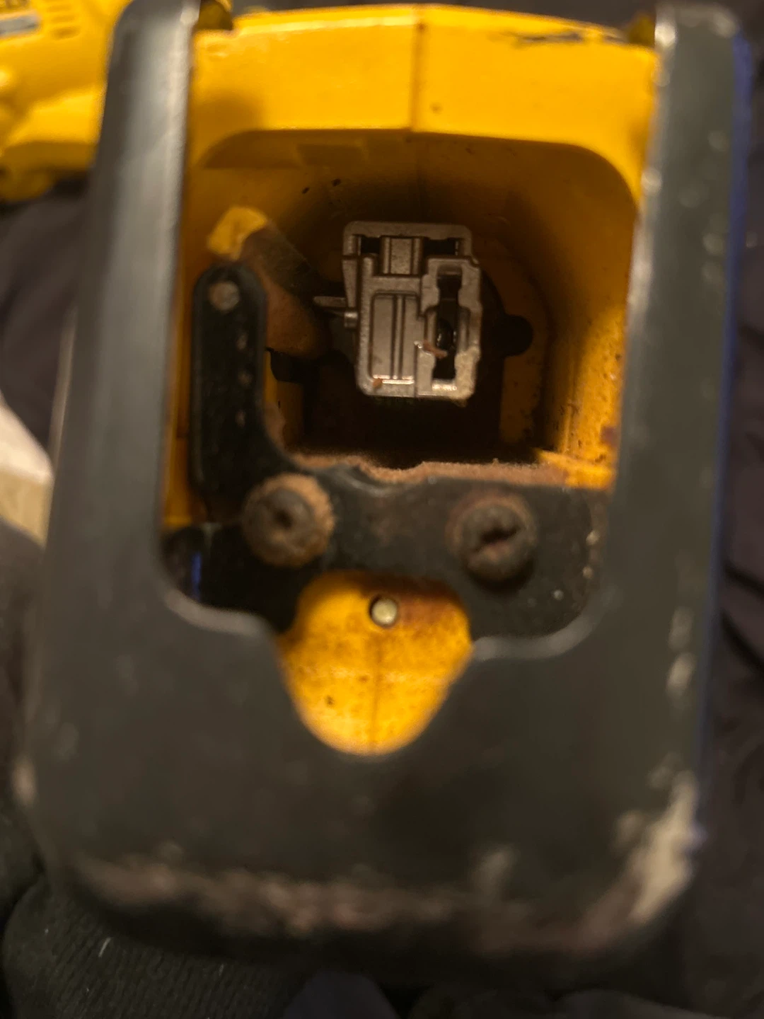 DEWALT DCS557 20V MAX Cordless Brushless Reciprocating Saw - photo 3