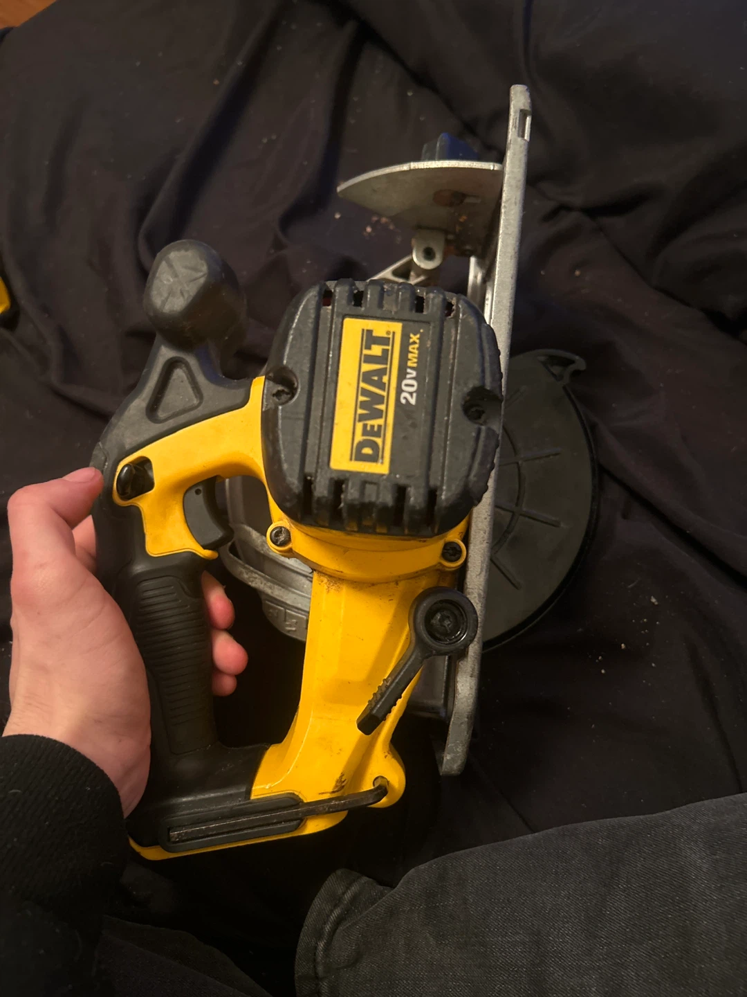 DEWALT 20V MAX Cordless Circular Saw - photo 2