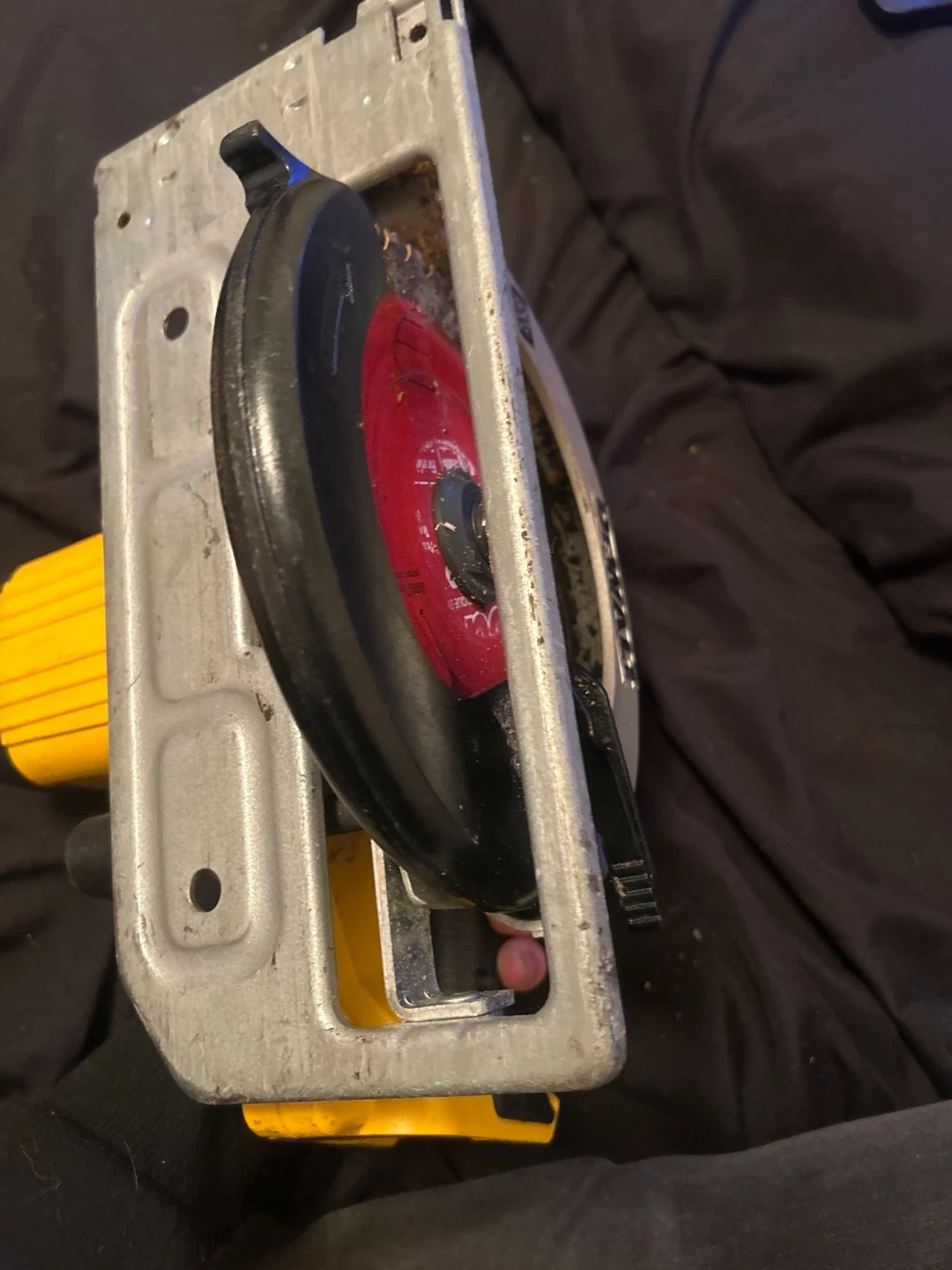 DEWALT 20V MAX Cordless Circular Saw - photo 3