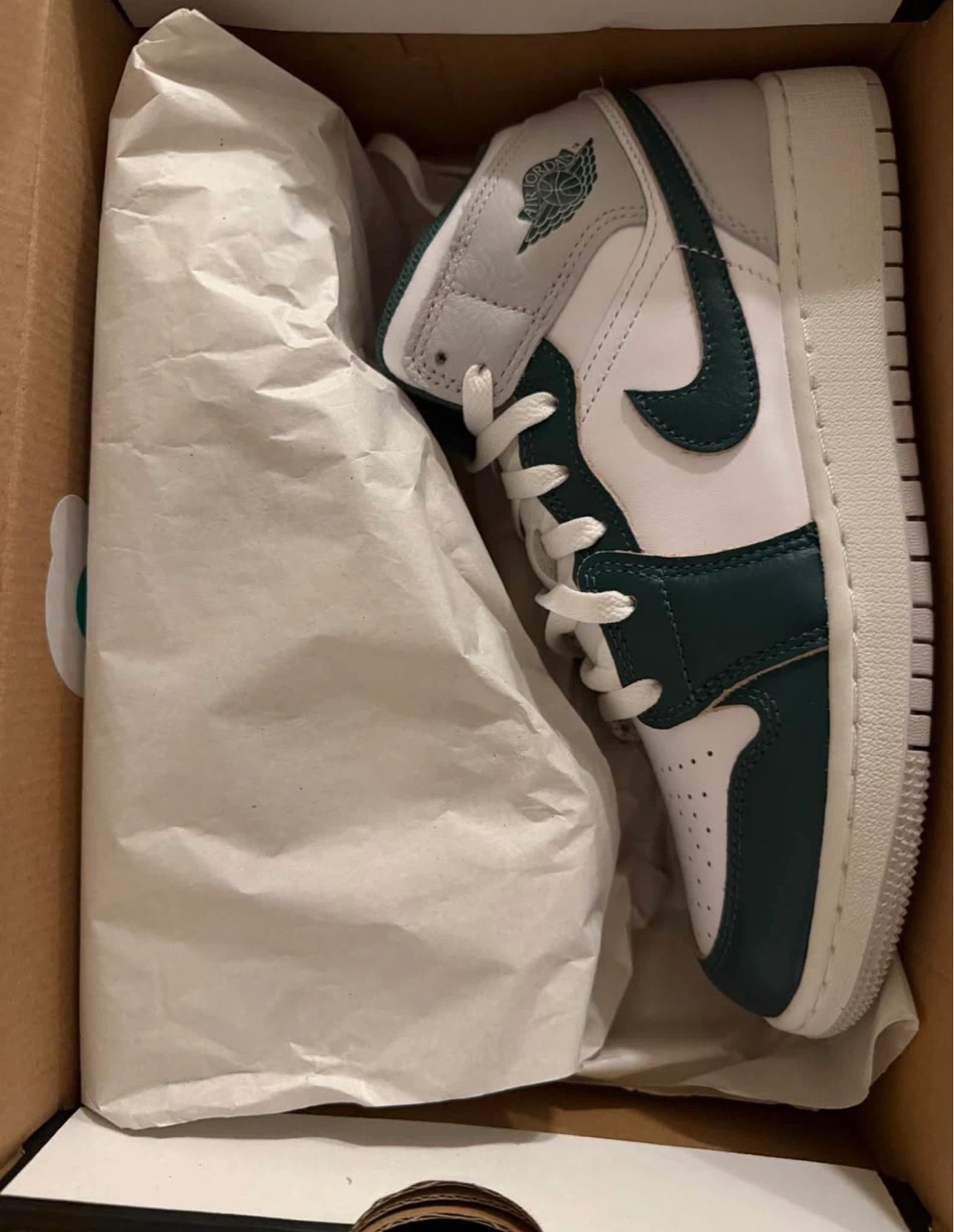 Nike Air Jordan 1 Mid SE (GS) Sneakers
