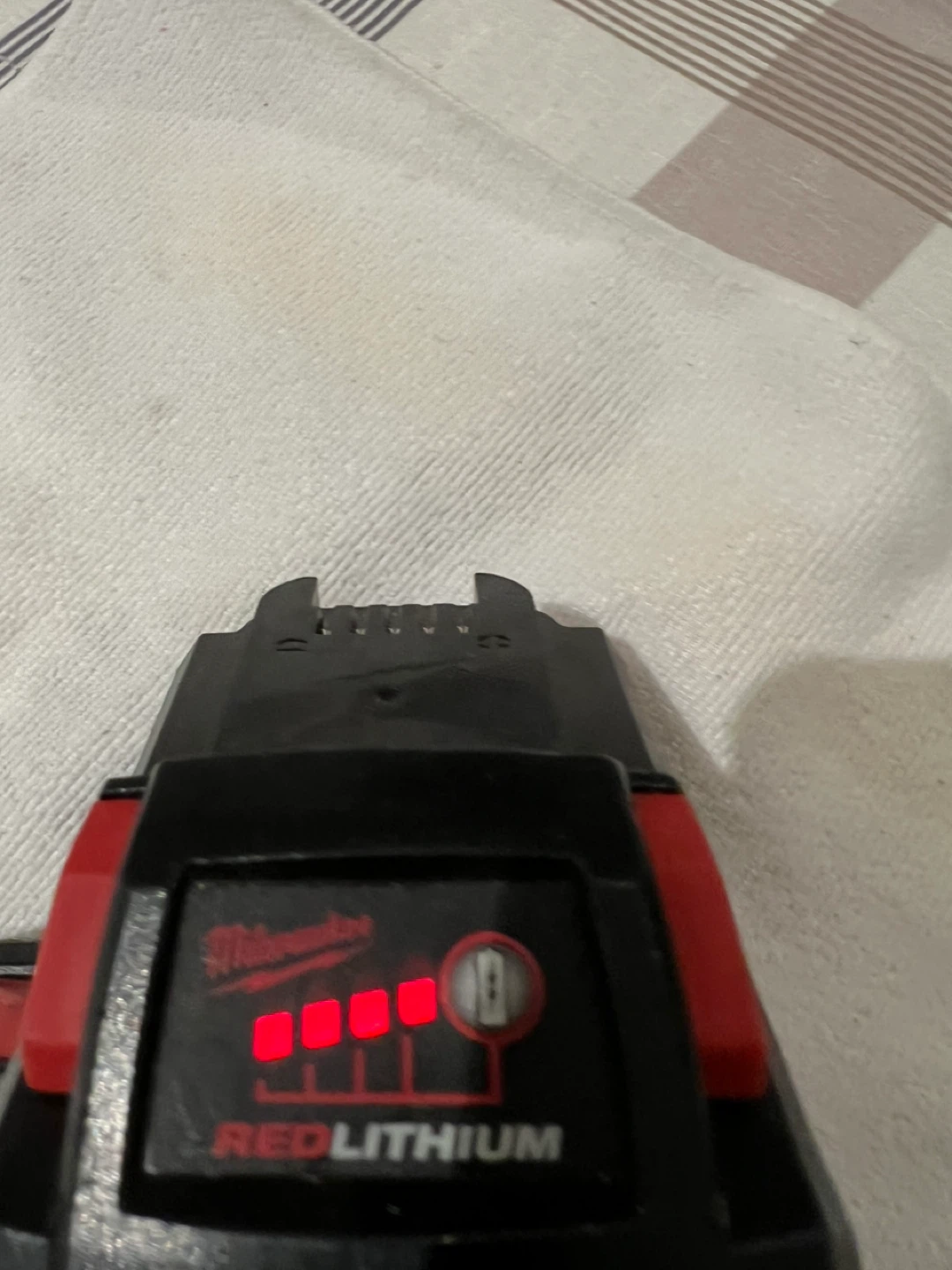 Milwaukee M18 8.0 XC battery - photo 2