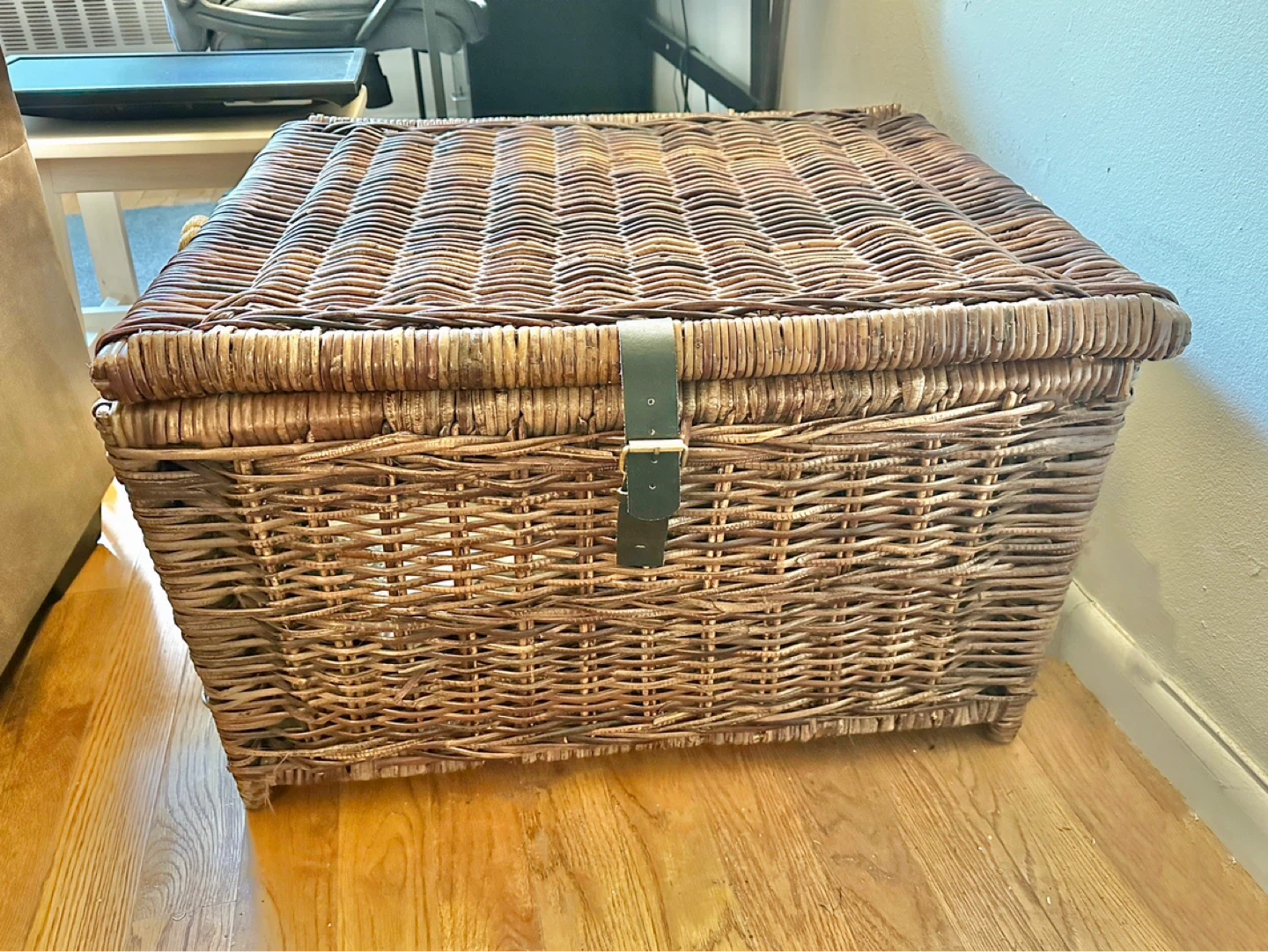 Wicker Storage Chest with Leather Buckle