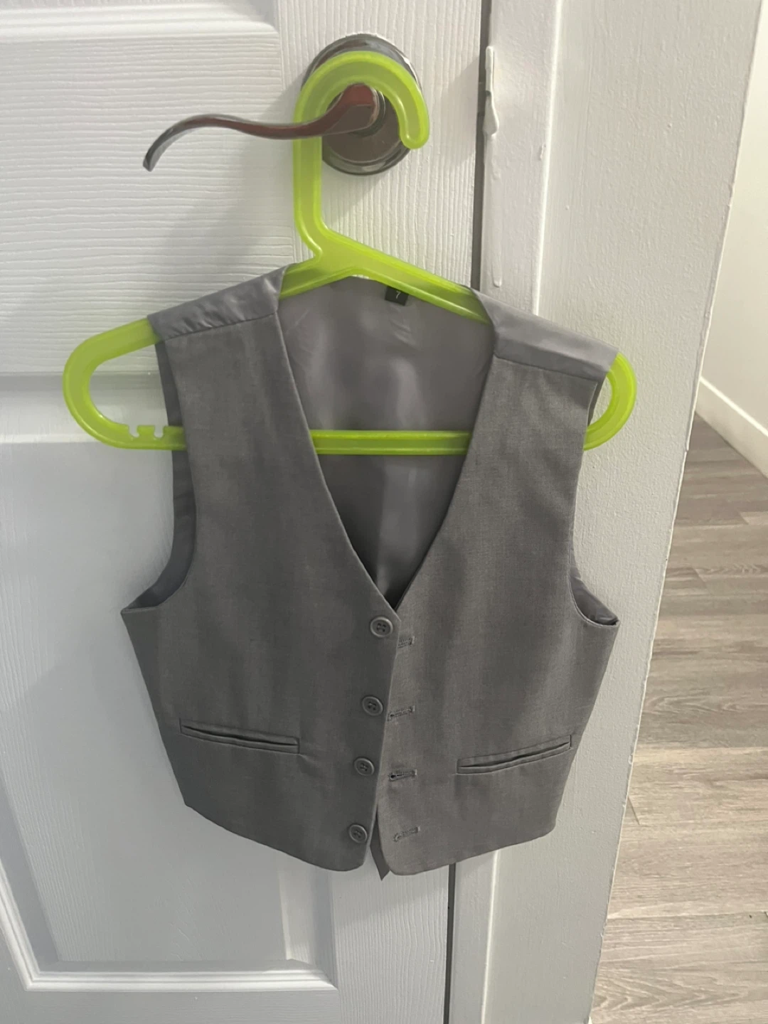 Boys Grey Suit - Jacket, Pants, Vest, Shirt & Tie - photo 3