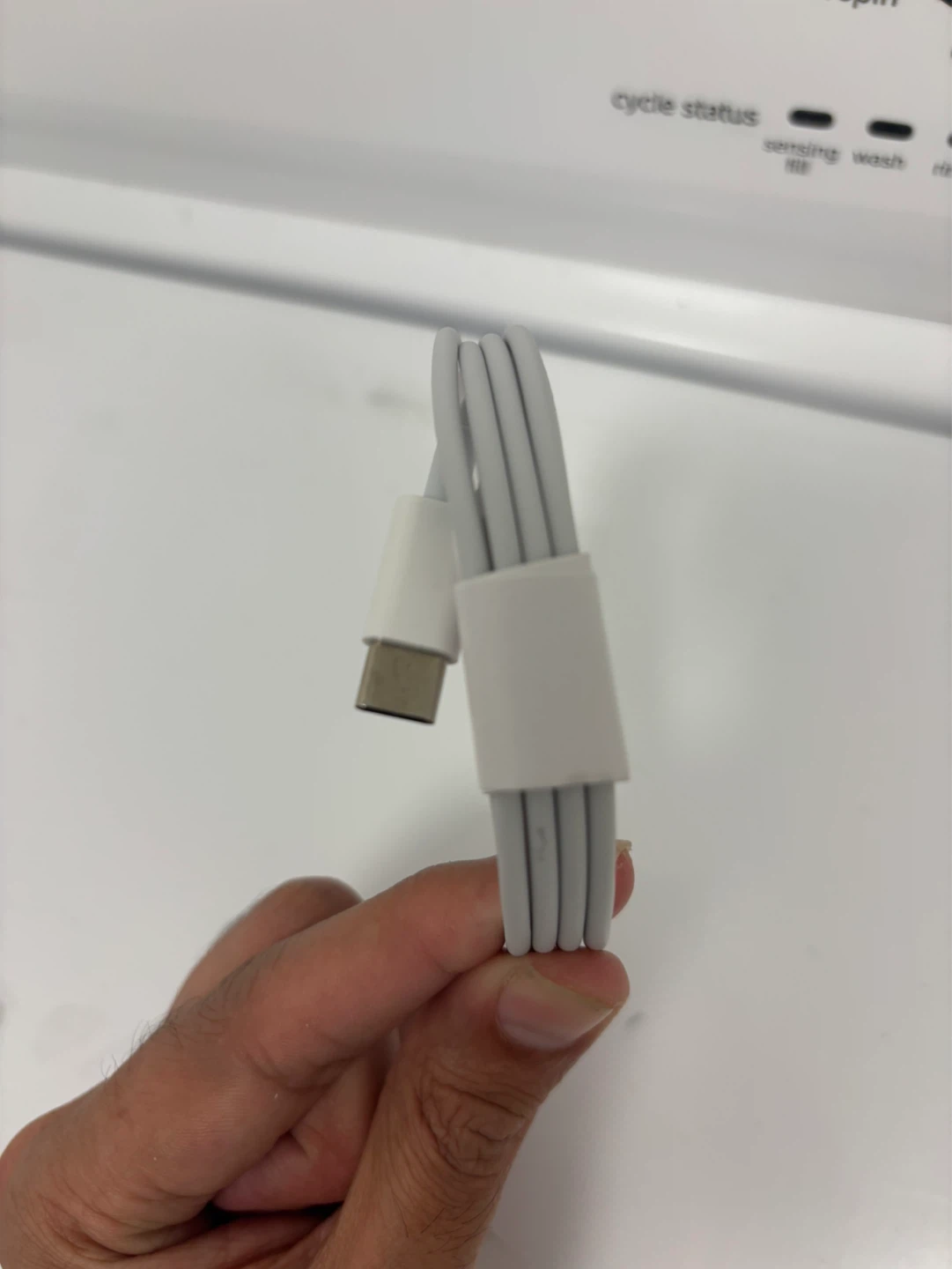 USB-C to Lightning Cable - photo 3