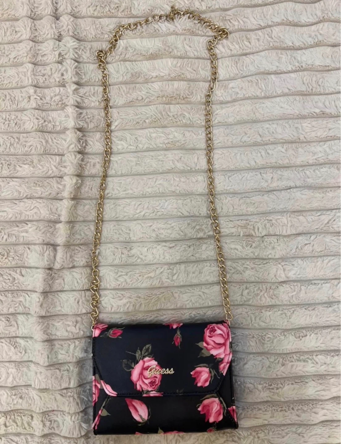 Guess floral wallet with chain