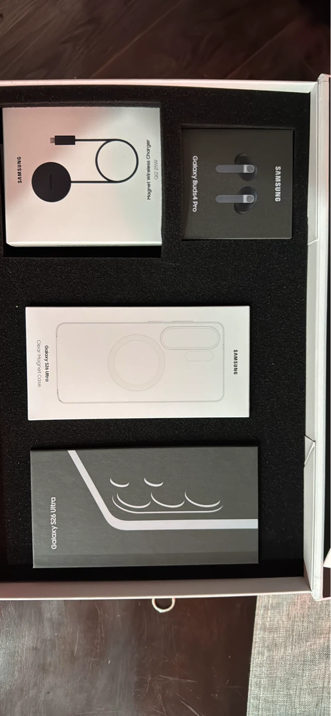 Samsung Galaxy S26 Ultra Bundle: Buds Pro, Charger & Case