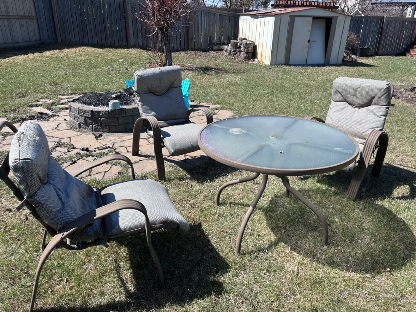 Patio table and chairs set