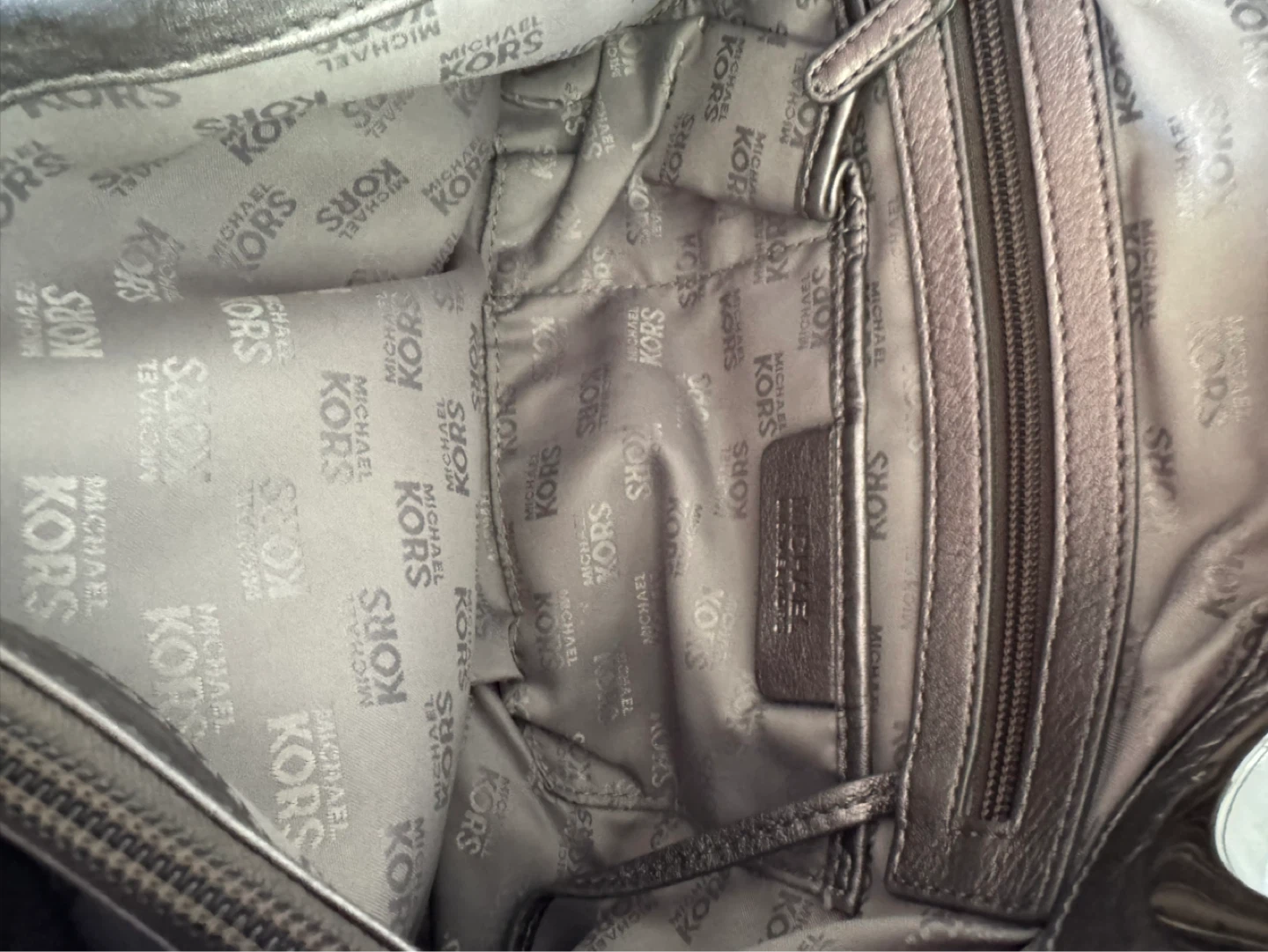Michael Kors Silver Leather Tote Bag - photo 5