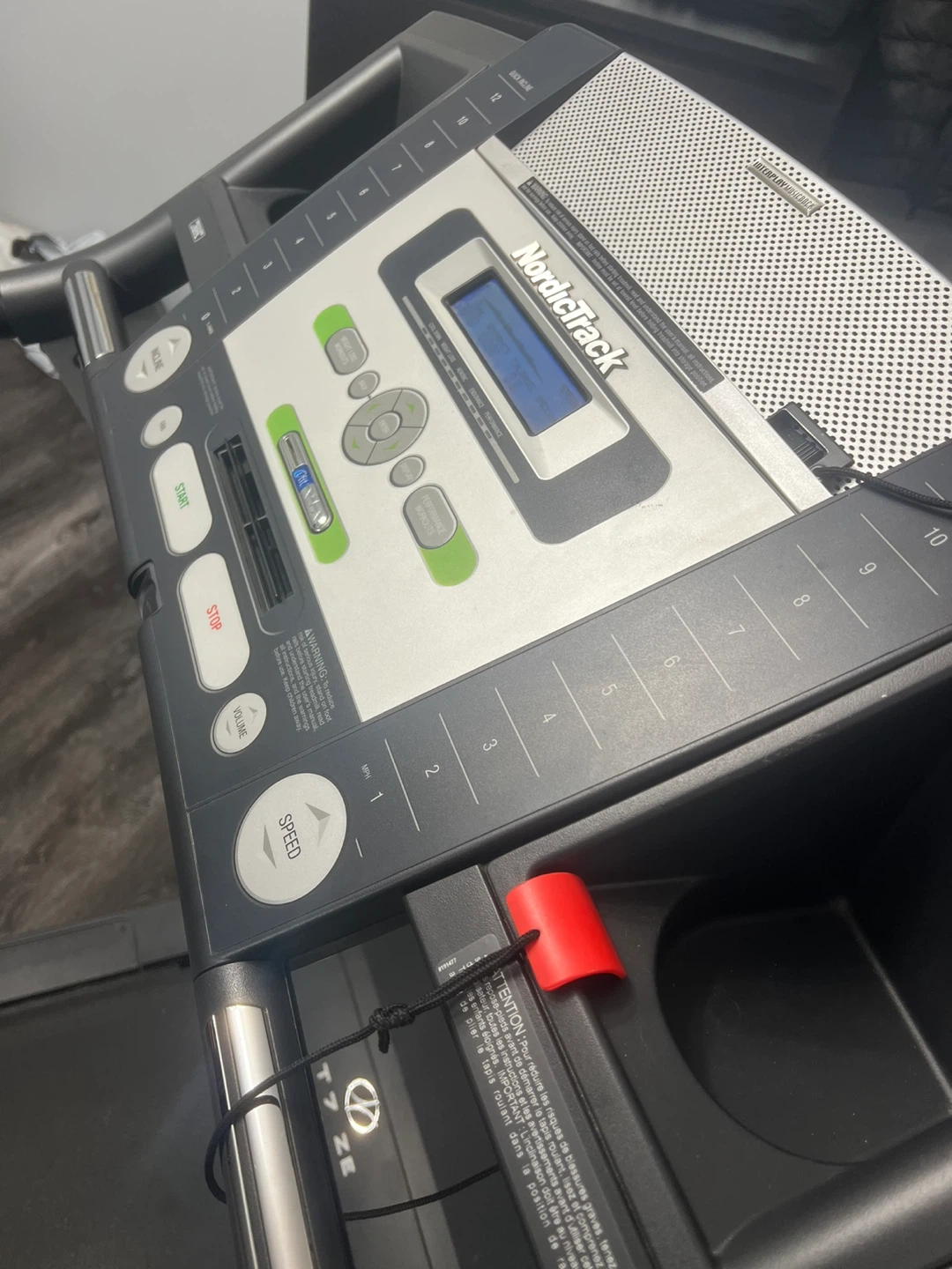 NordicTrack T7 ZE treadmill in excellent condition - photo 2