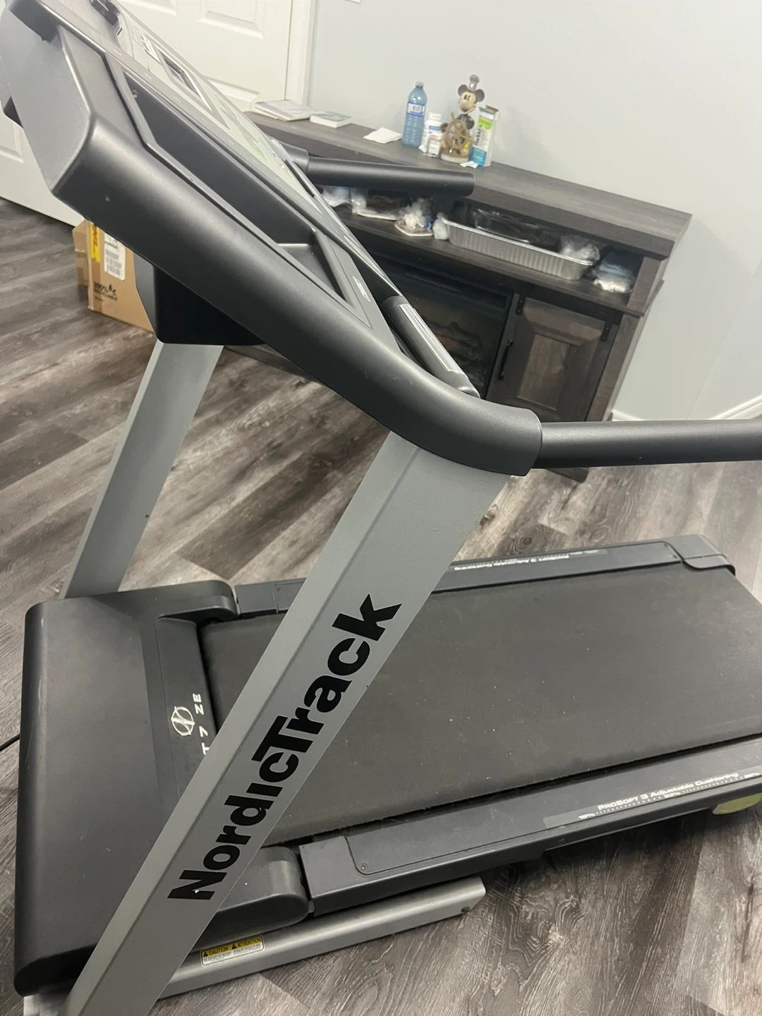 NordicTrack T7 ZE treadmill in excellent condition - photo 3