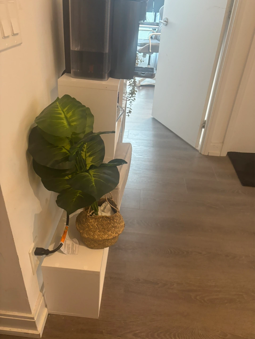 White shelf - photo 2