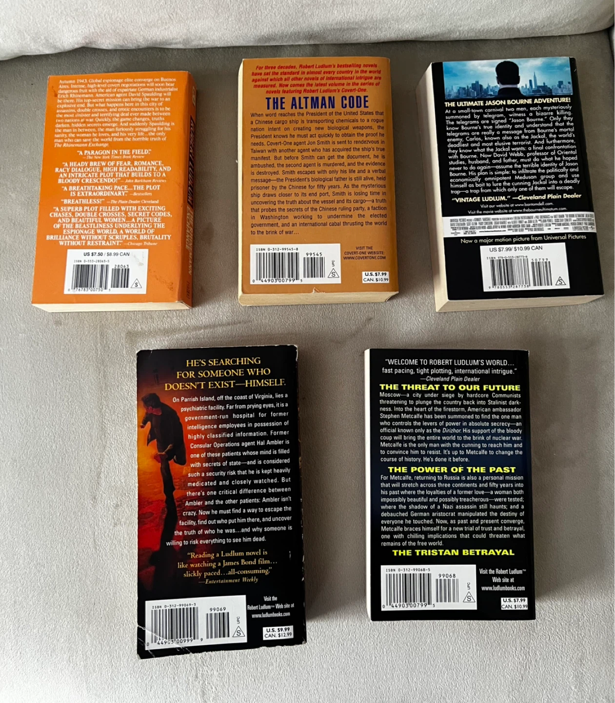 Robert Ludlum Book Bundle - photo 2