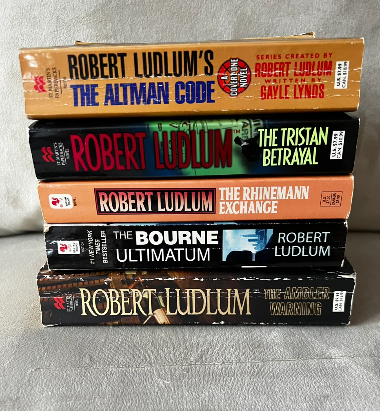 Robert Ludlum Book Bundle - photo 3