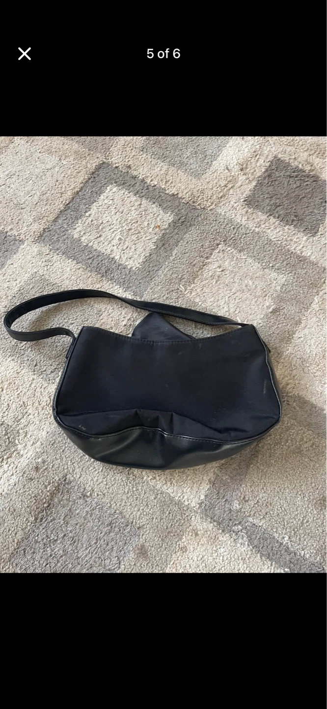 Black shoulder bag