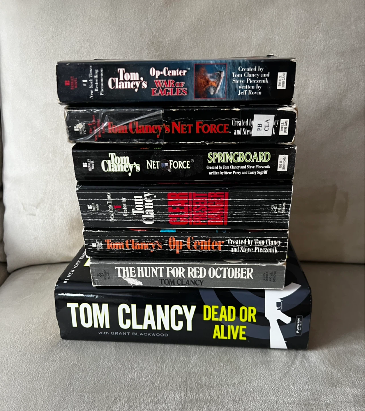 Lot of 7 Tom Clancy Books - photo 3