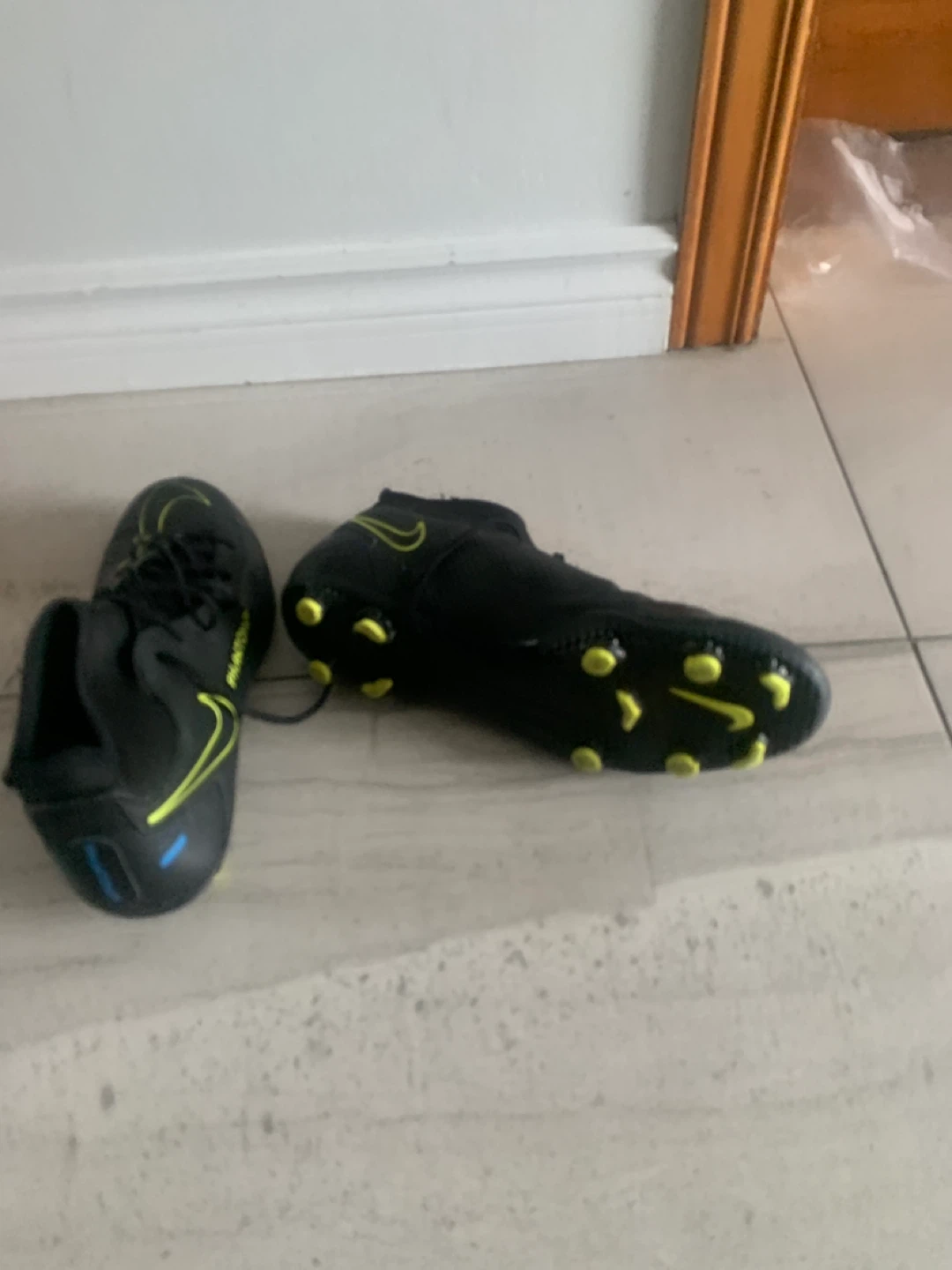 Nike Phantom Soccer Cleats - photo 2