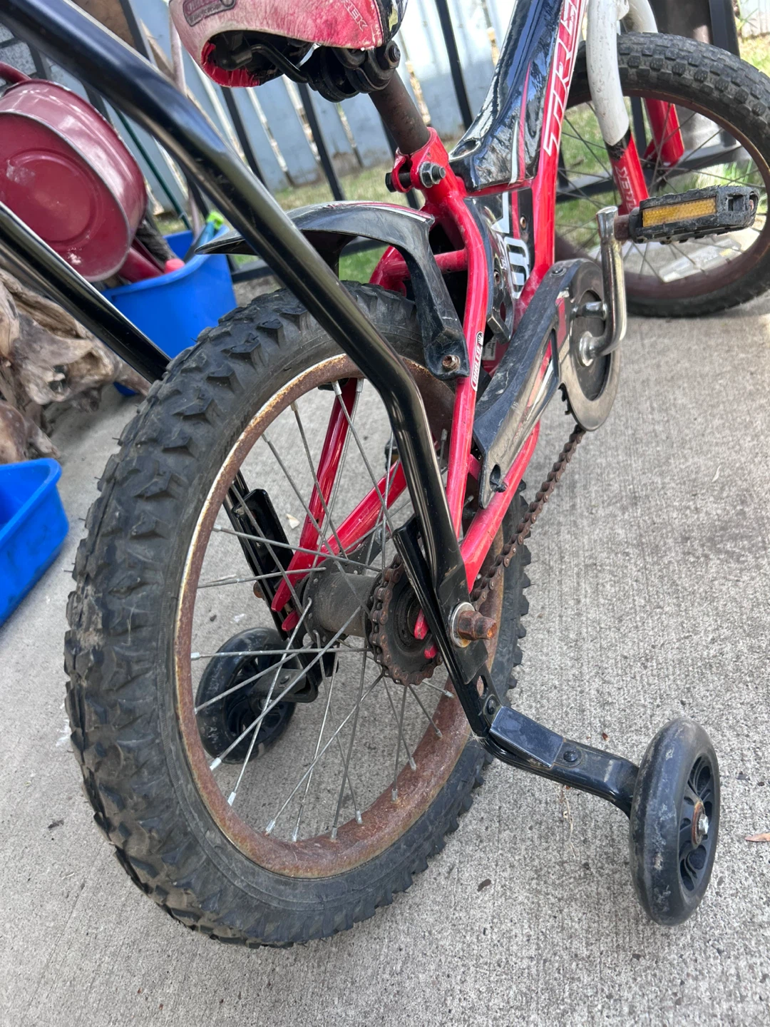 Trek Jet 16" Kids Bike with Training Wheels - photo 3