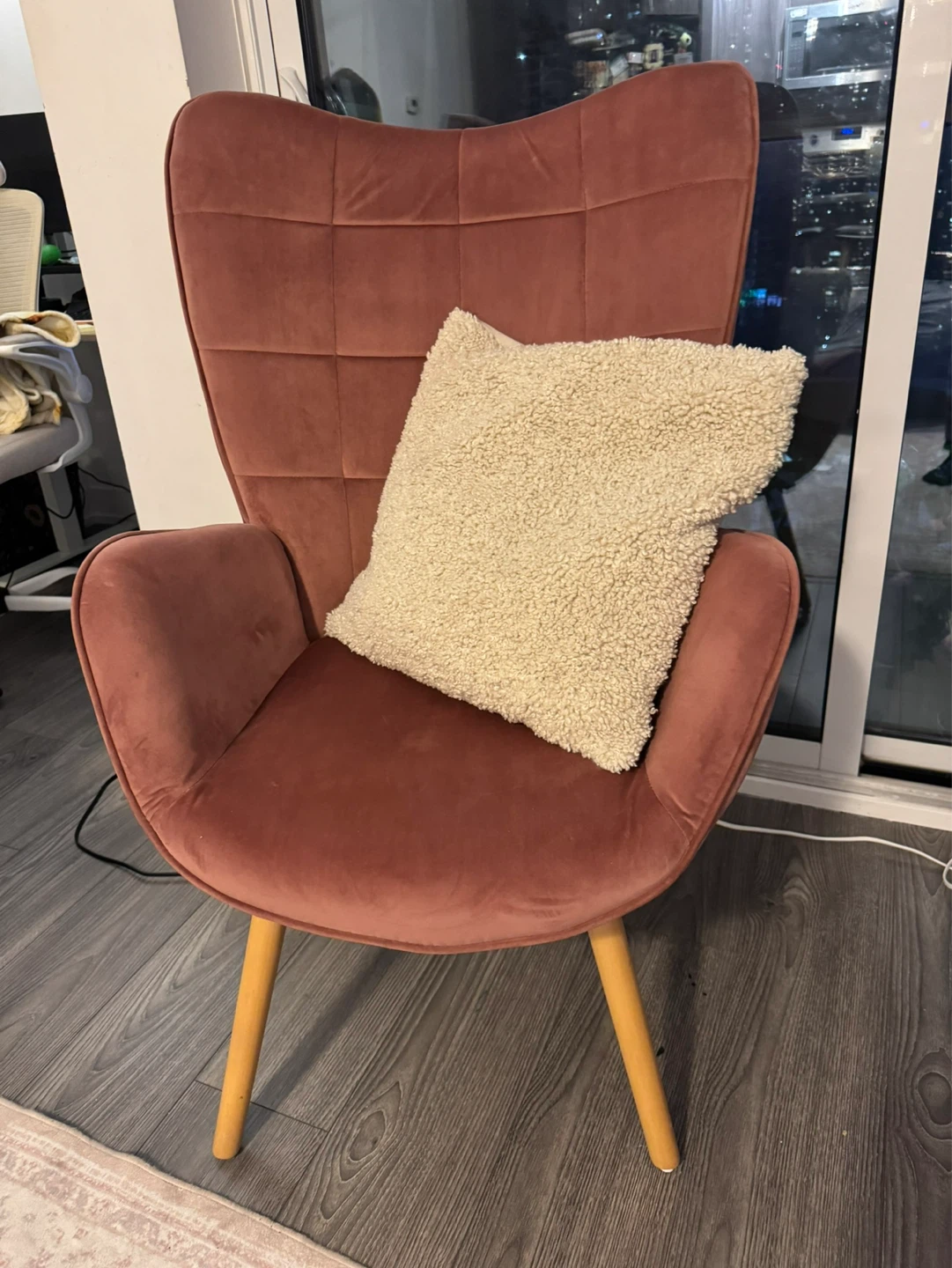Rose Velvet Accent Chair - photo 3