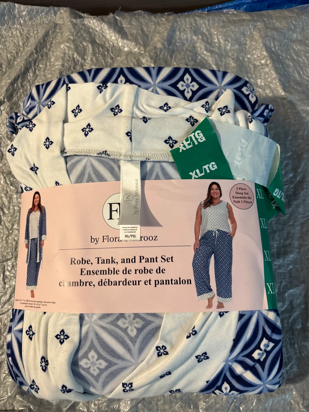 Flora Nikrooz Robe, Tank, and Pant Set XL/TG