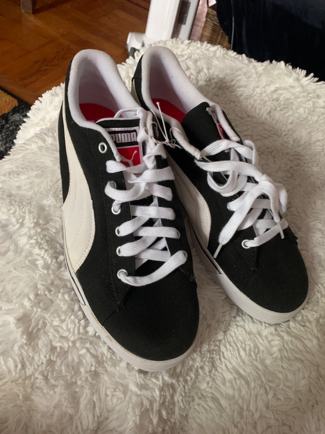 Puma Black and White Low Top Sneakers - US 9.5