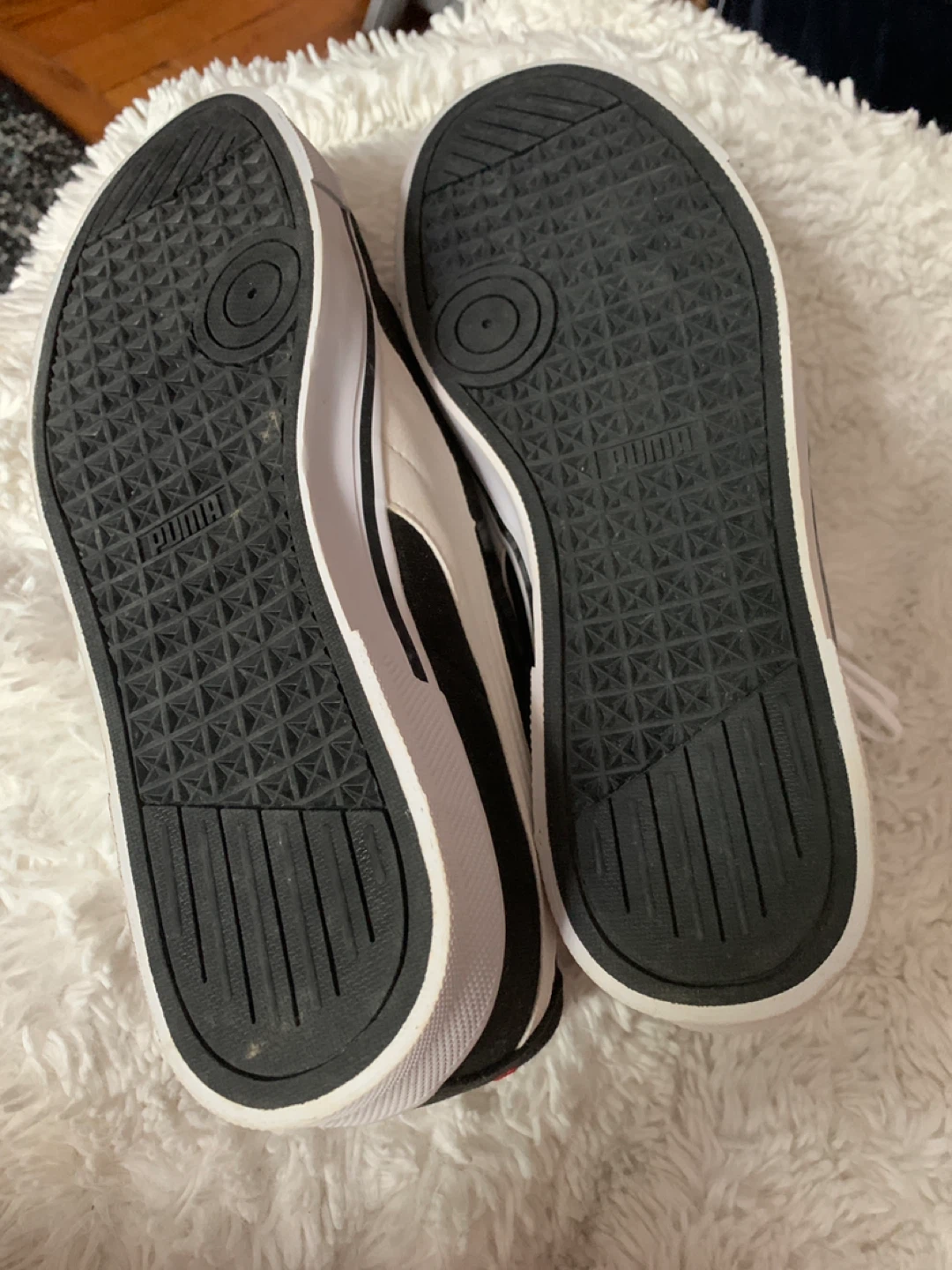 Puma Black and White Low Top Sneakers - US 9.5 - photo 4