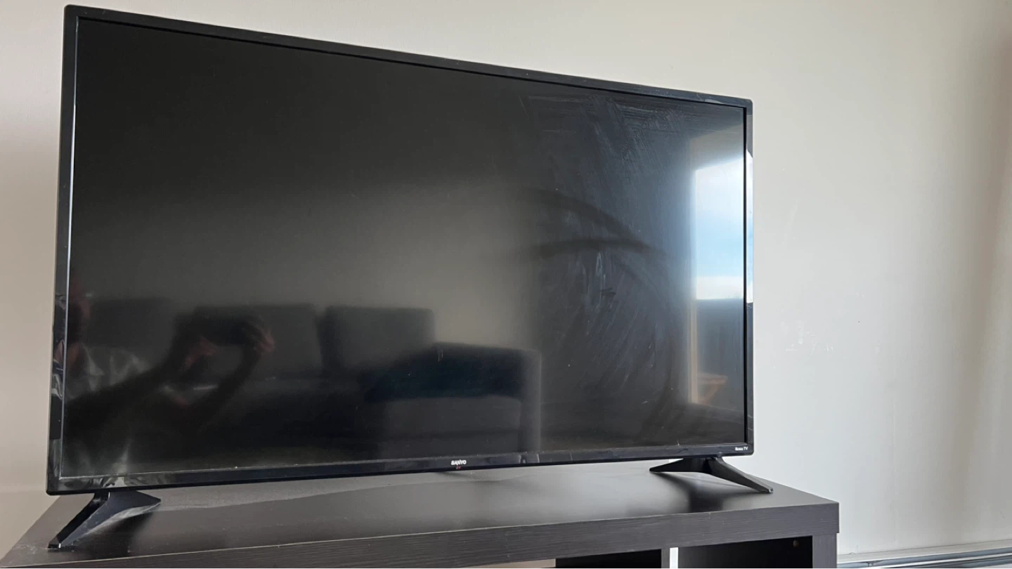 Roku TV with IKEA stand / table - photo 2