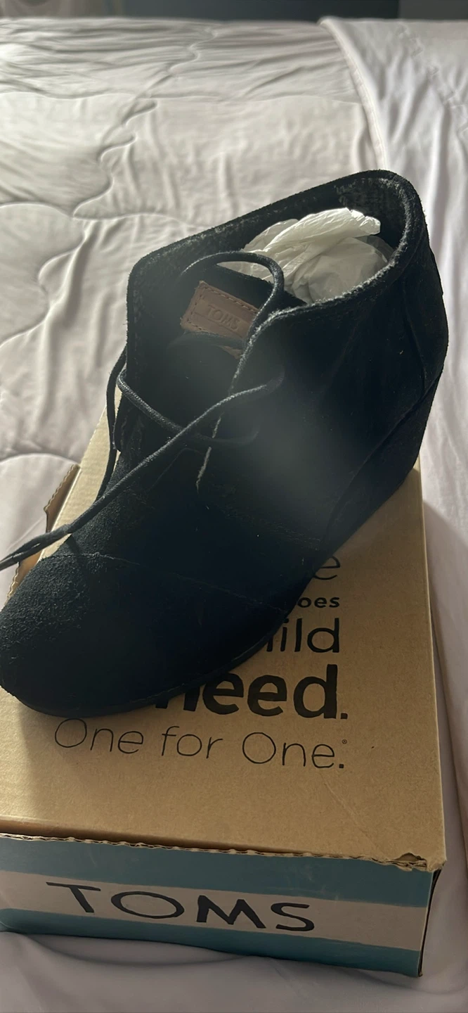 TOMS Desert Wedge Black Suede Boots - Women's Size 6.5