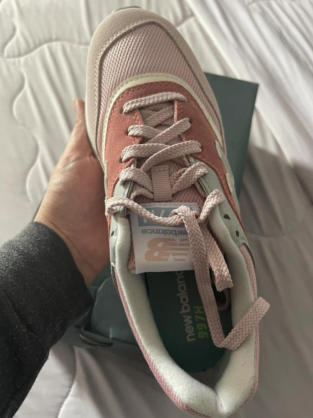 New Balance Women's Sneaker Pink & Gray Size 7 - photo 2